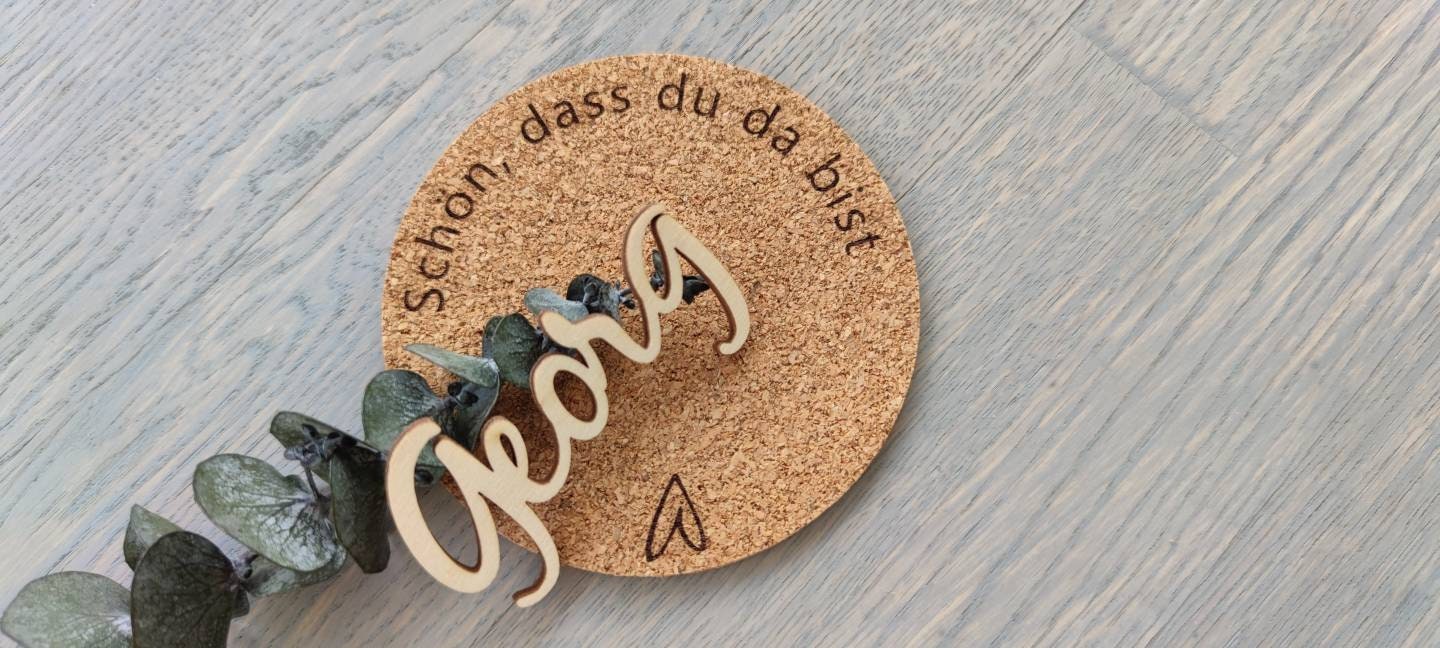 Platzkarten Schriftzug | Namenskärtchen | Gastgeschenk - Personalisierte Geschenke | Geschenkhaltig
