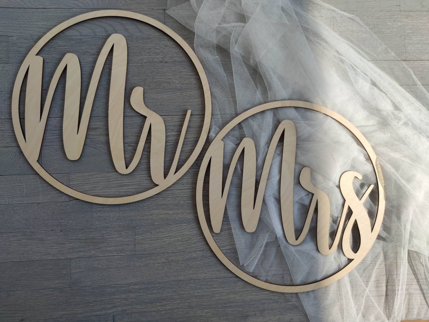 Stuhlschilder Hochzeit | Mr und Mrs - Geschenkhaltig | personalisierte Geschenke