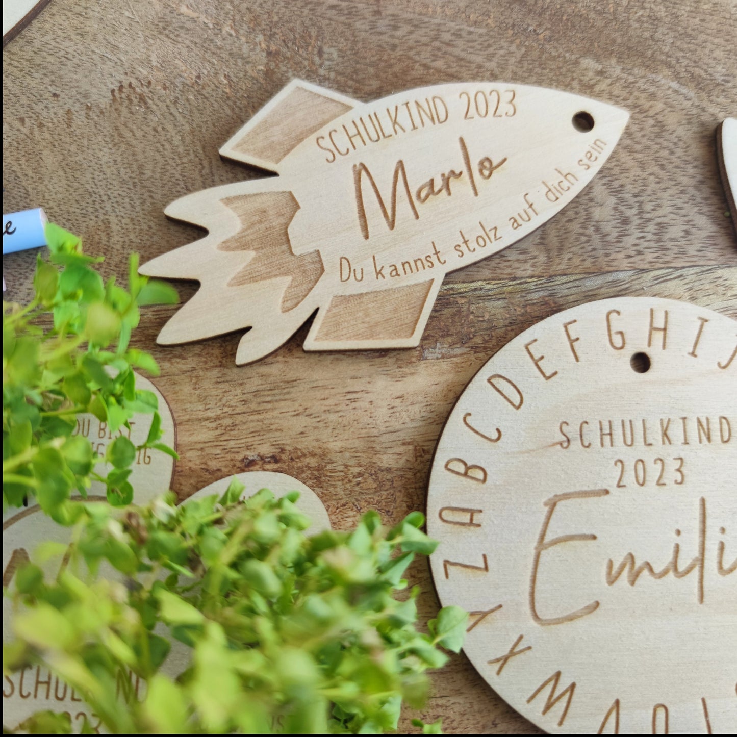 Anhänger Schultüte Holz | personalisierte Holzanhänger mit Namen zur Einschulung | Geschenk Einschulung - Personalisierte Geschenke | Geschenkhaltig