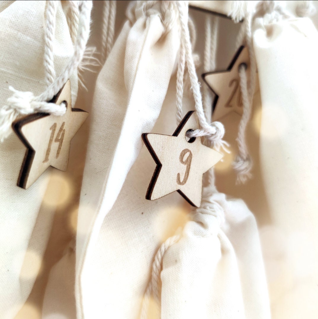 Adventskalender Kinder personalisiert aus Holz | mit Sternenhimmel - Personalisierte Geschenke | Geschenkhaltig