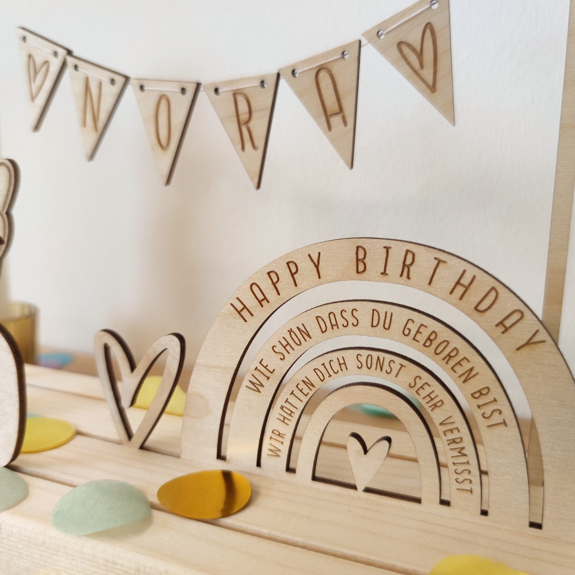 Geburtstagskranz personalisiert, Wimpel mit Name, Geburtstagsteller Regenbogen, - Personalisierte Geschenke | Geschenkhaltig